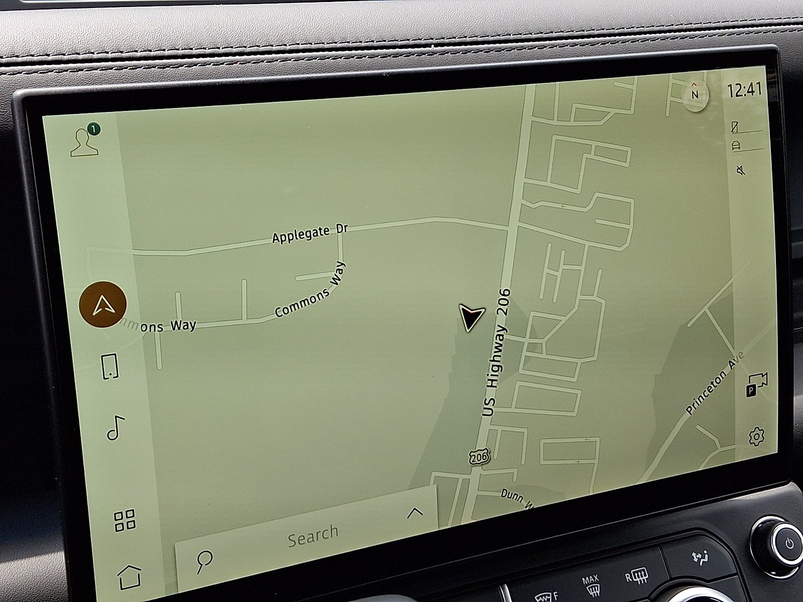 New 2026 Santorini Black Land Rover X-Dynamic SE image 13