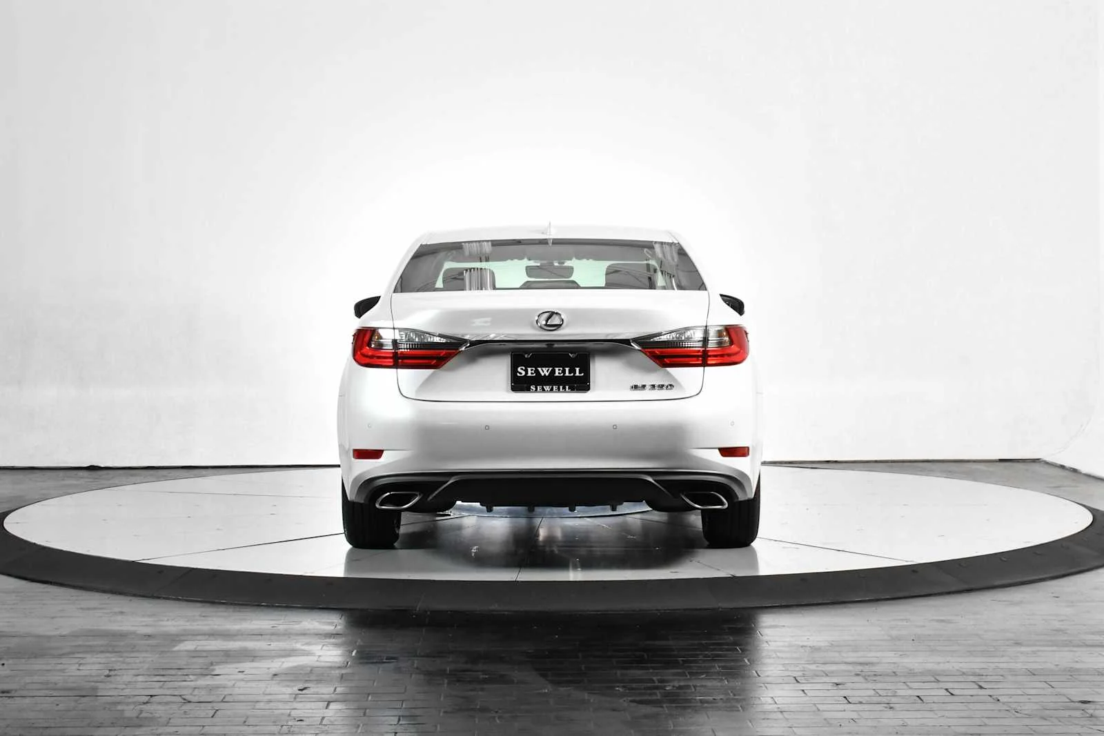 Used 2016 Eminent White Pearl Lexus  image 5