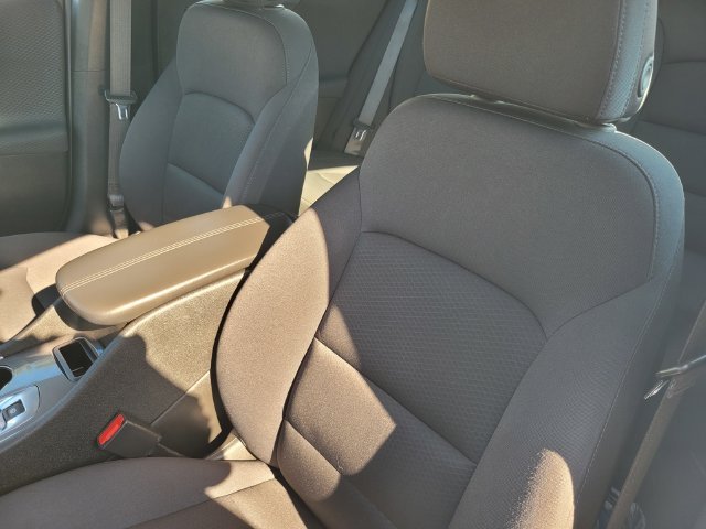 Used 2025 White Chevrolet LT image 13