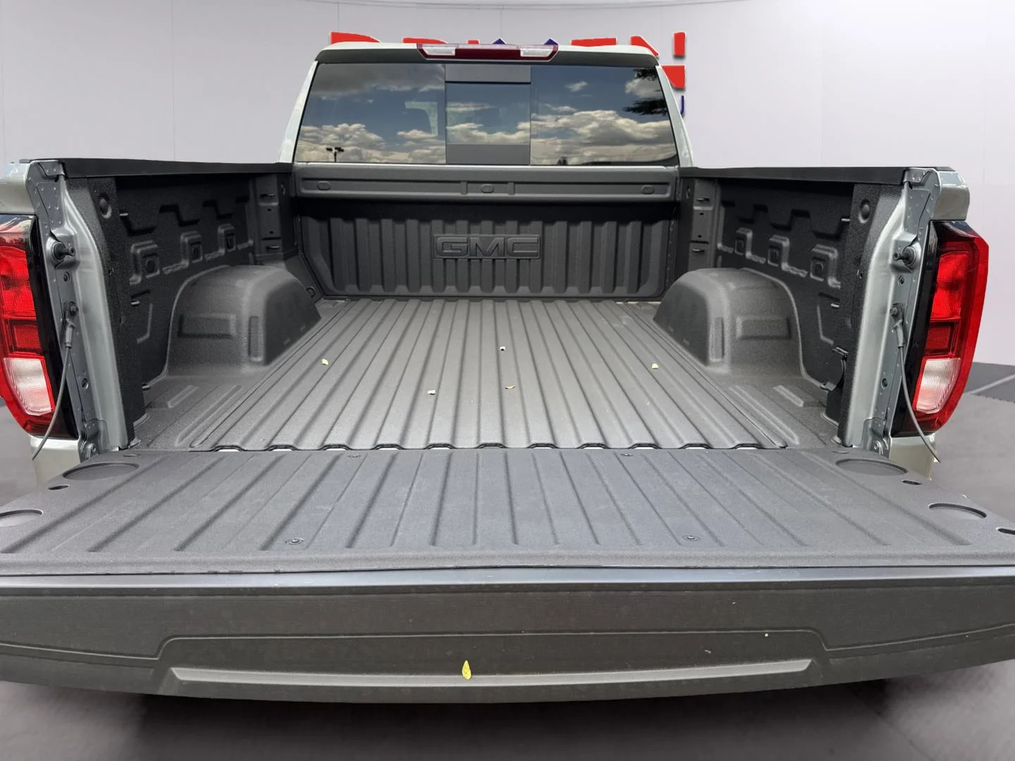 New 2026 Sterling Metallic GMC Elevation image 12