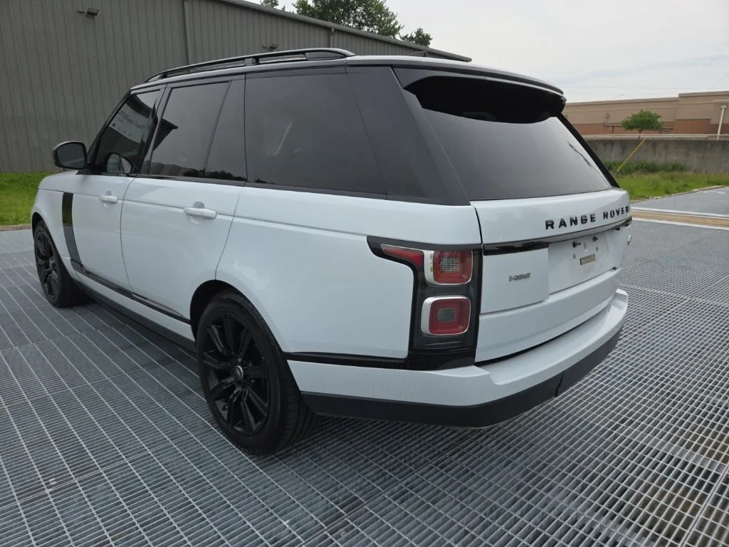 Used 2019 White Land Rover 3.0L V6 Supercharged HSE image 3