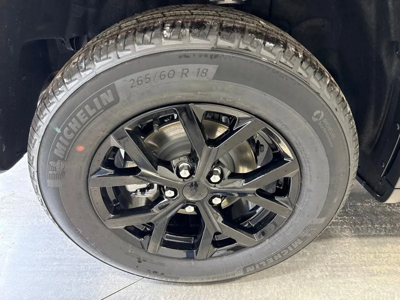New 2026 Baltic Gray Metallic Clearcoat Jeep Altitude image 8