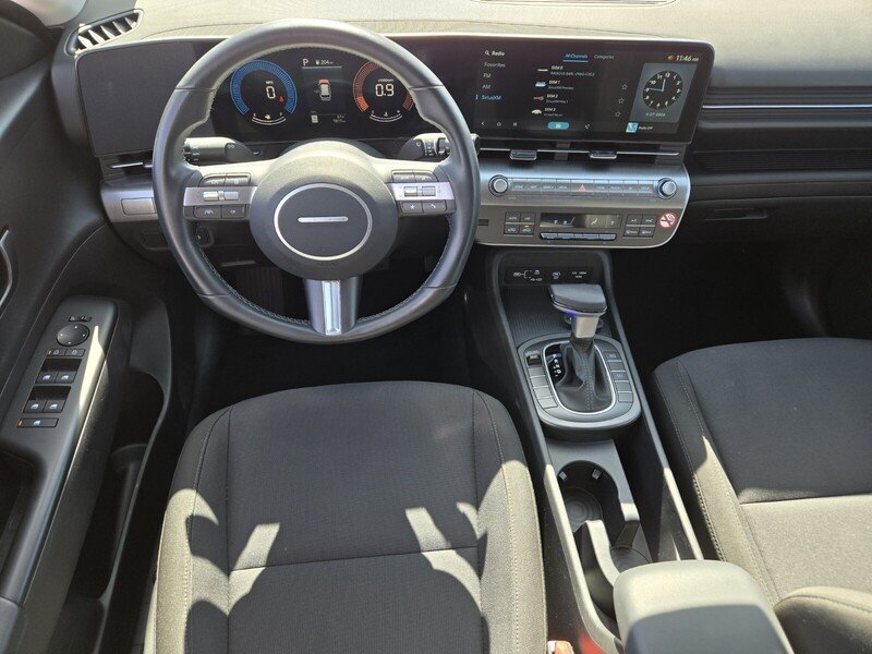 Used 2025 White HYUNDAI SEL FWD image 12