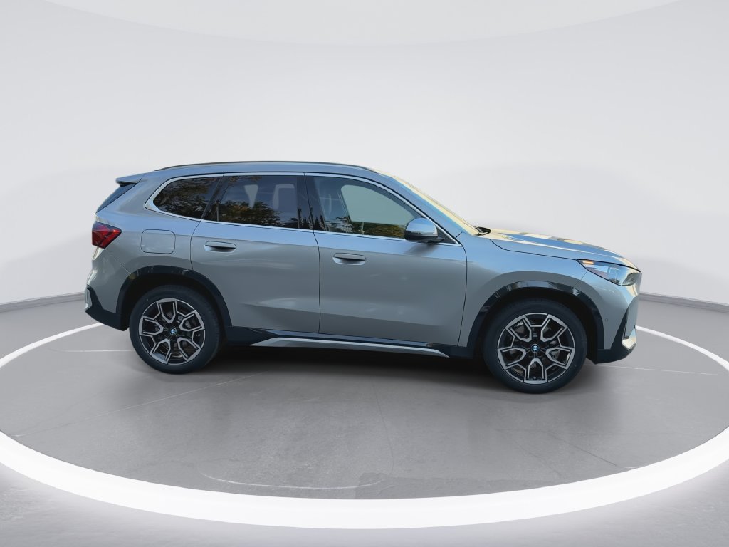 New 2027 Silver BMW xDrive28i image 9