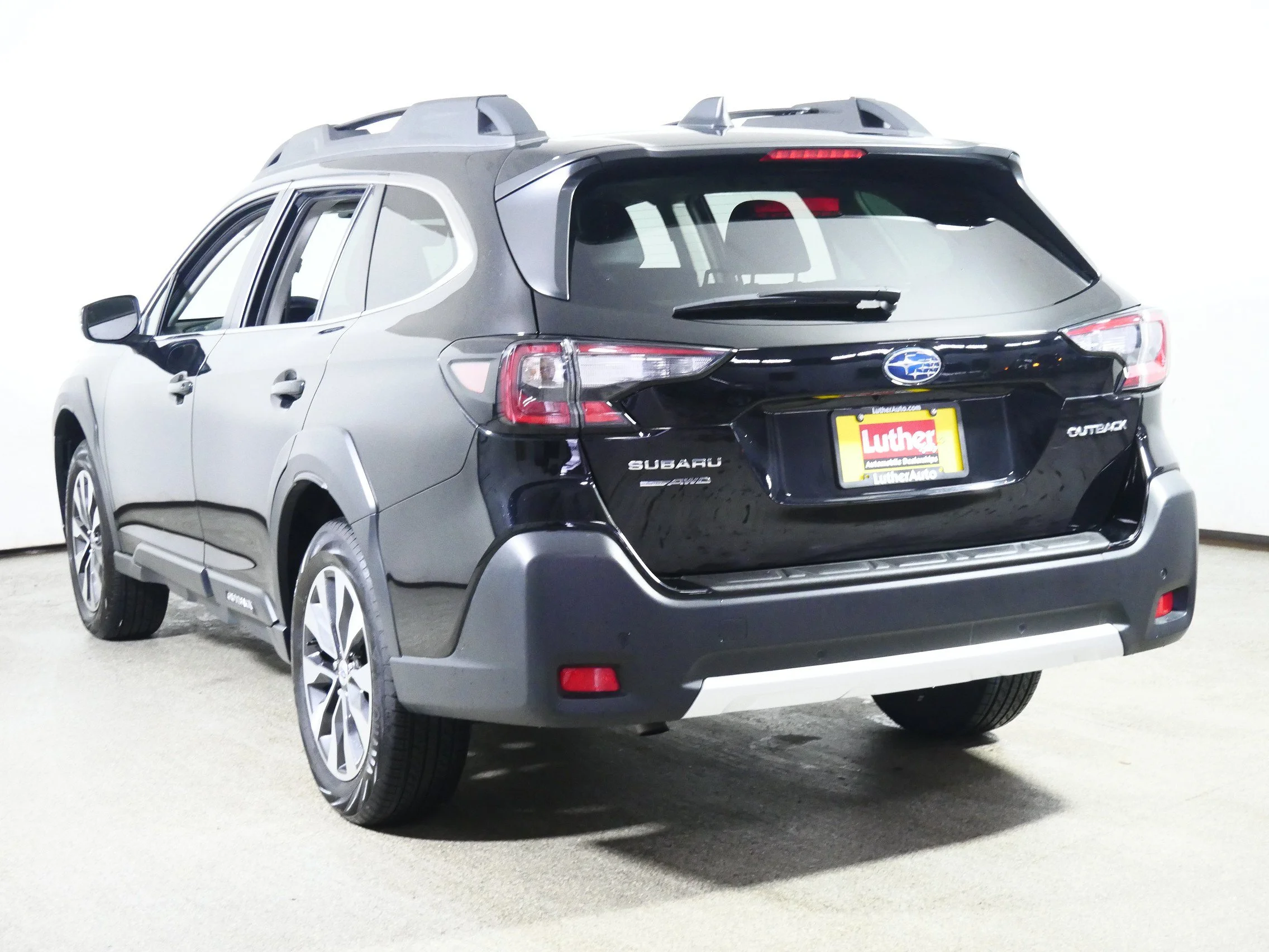 Used 2025 Crystal Black Silica Subaru Limited image 5