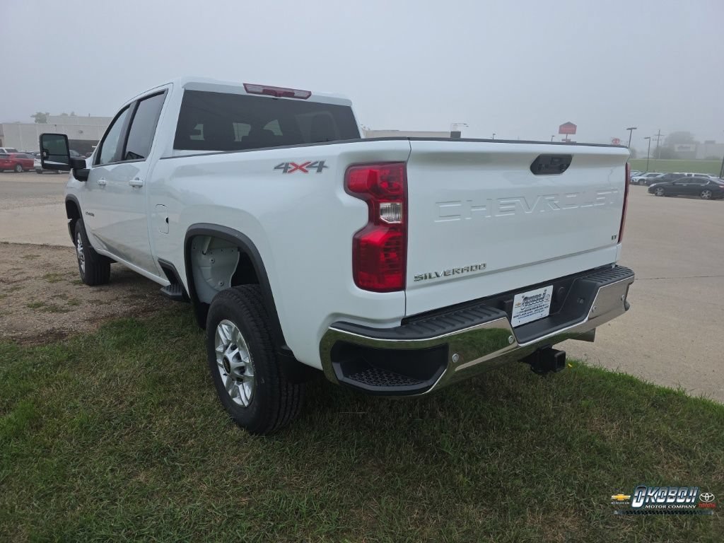 New 2026 Summit White Chevrolet LT image 7