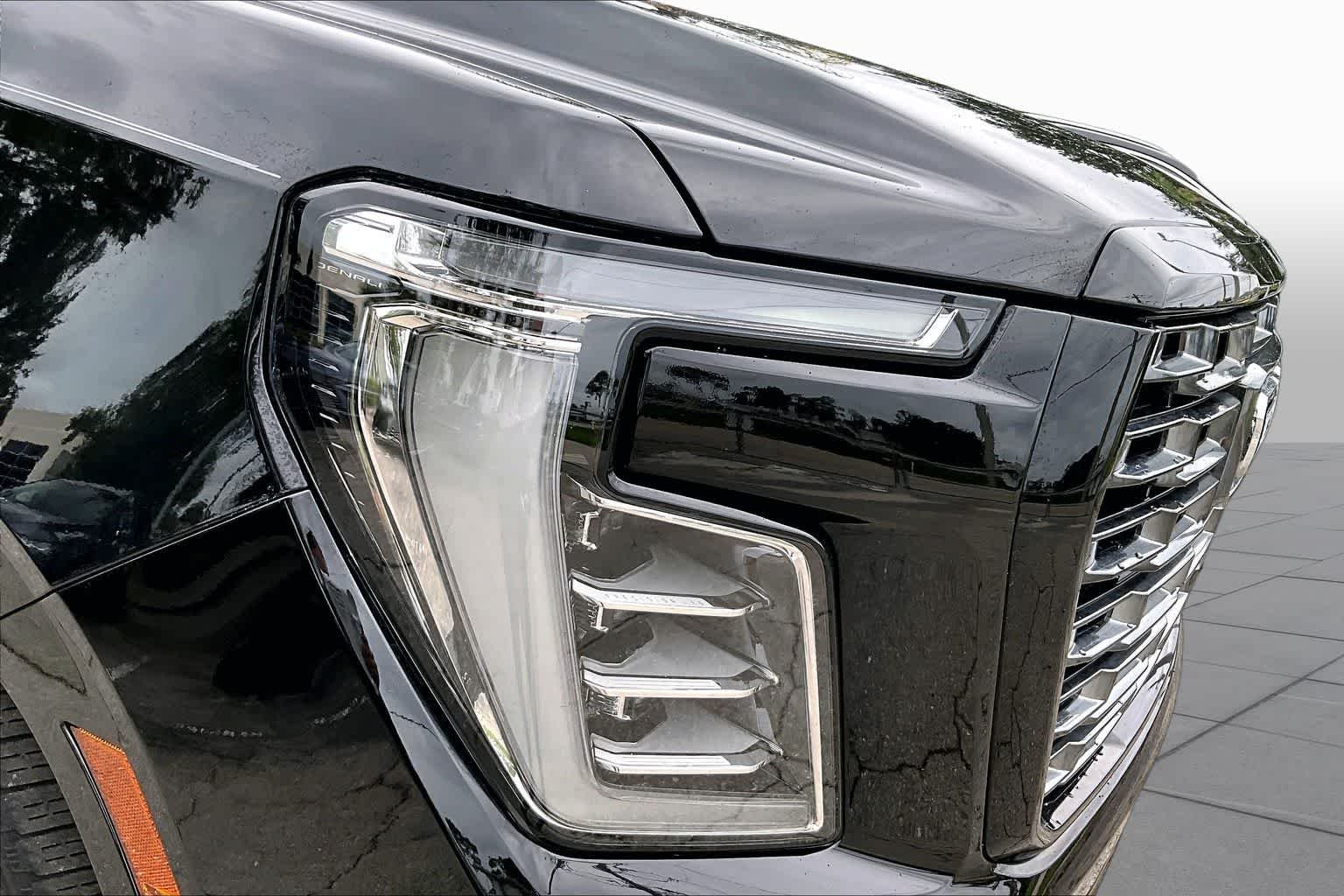 Used 2025 Onyx Black GMC Denali Ultimate image 28