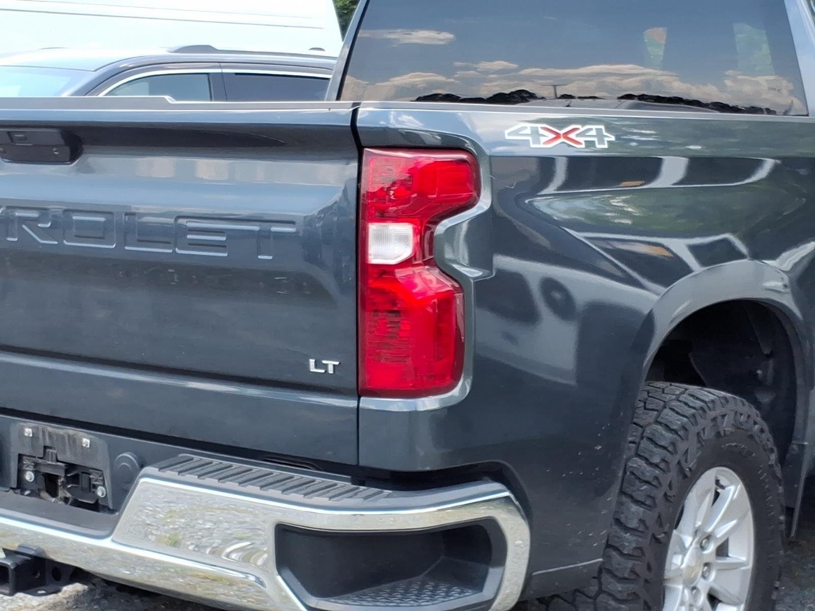 Used 2020 Shadow Gray Metallic Chevrolet LT image 9