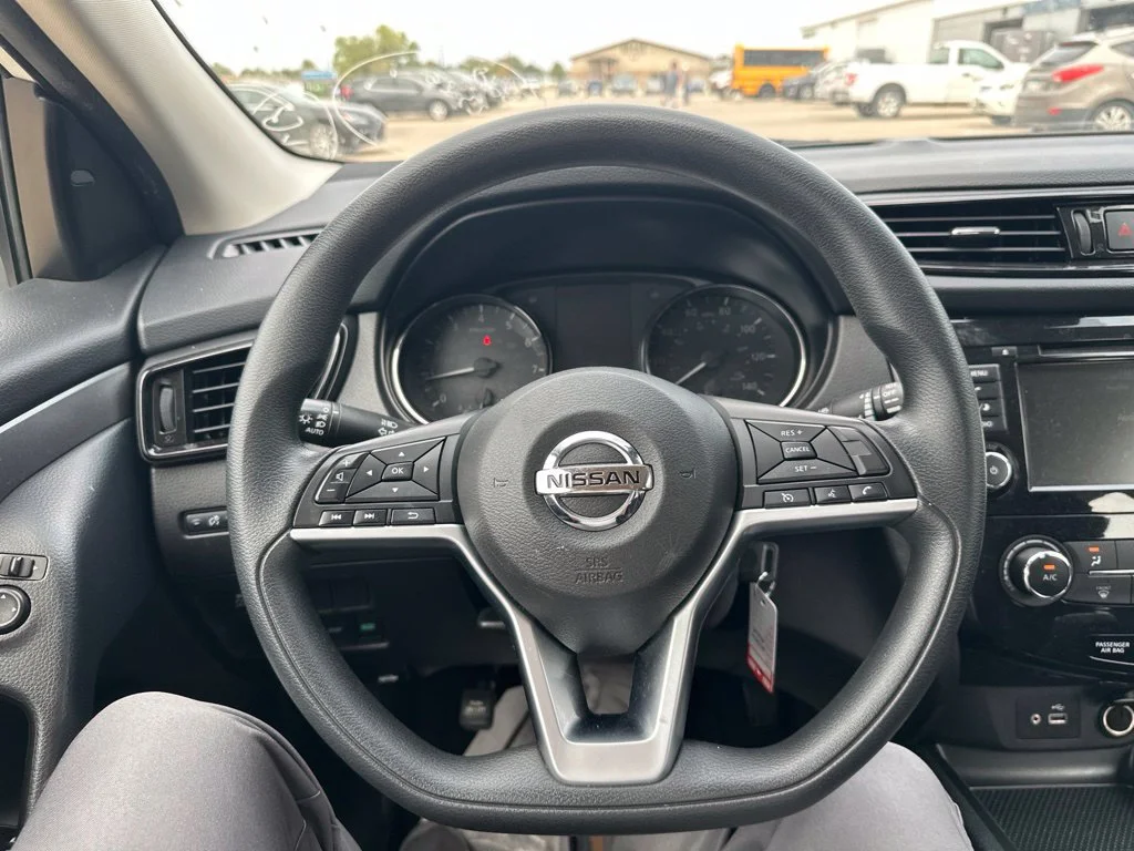 Used 2021 White Nissan S image 12