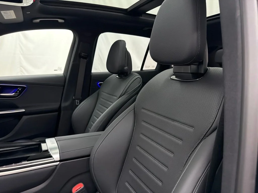 New 2026 Black Mercedes-Benz GLC 300 image 13