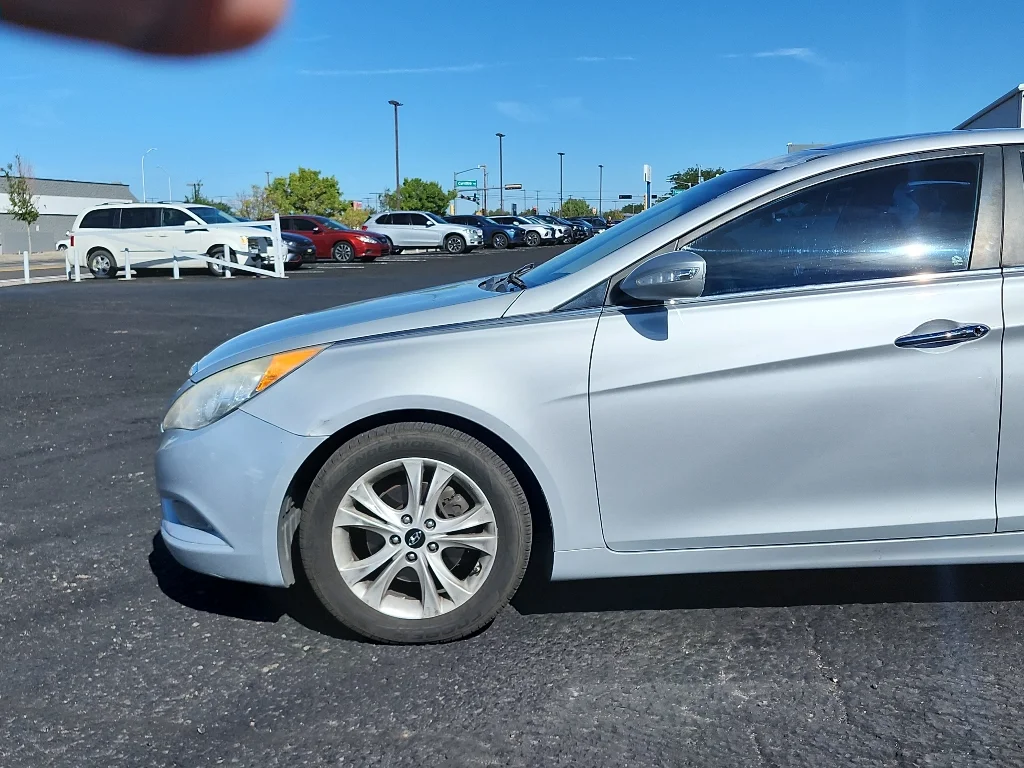 Used 2013 Radiant Silver Metallic Hyundai Limited PZEV image 10