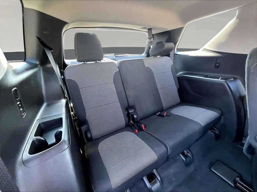 Used 2018 Gray Chevrolet LT image 30