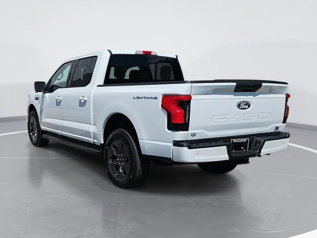 Used 2025 White Ford Flash image 5