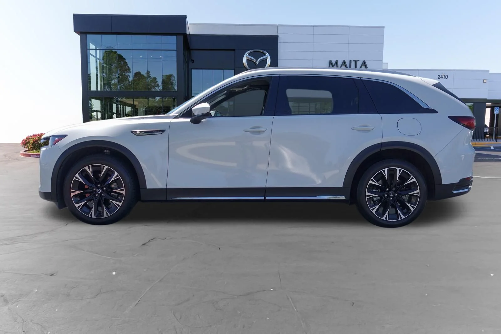 Certified Used 2024 Rhodium White Premium Mazda Premium Plus image 8