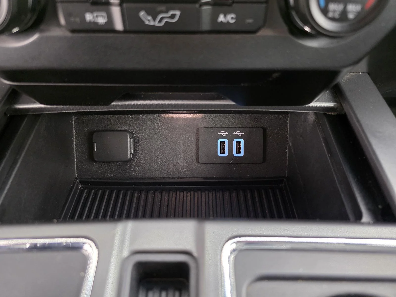 Used 2016 Oxford White Ford XLT image 36