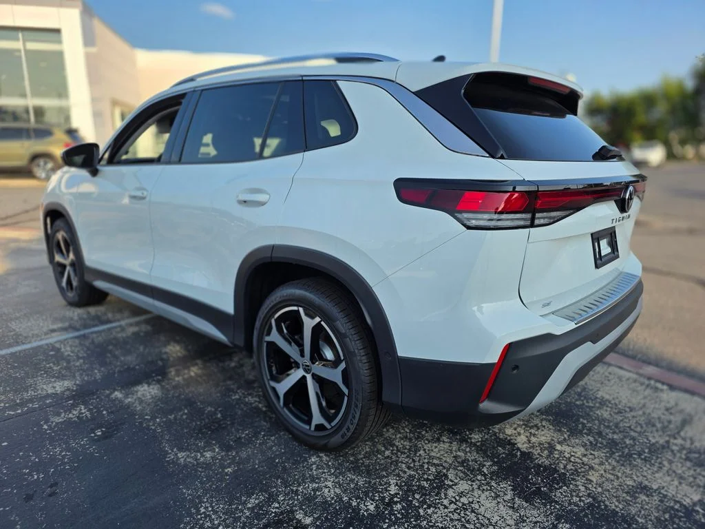 2026 Volkswagen Tiguan SE - Photo 7