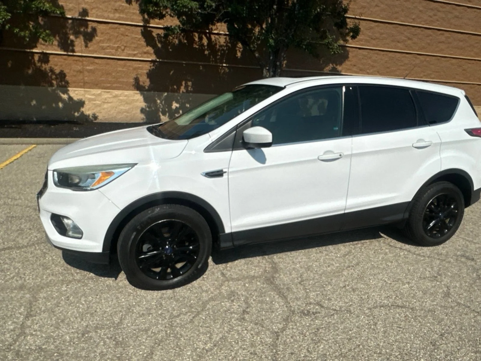 Used 2017 Oxford White Ford SE image 8