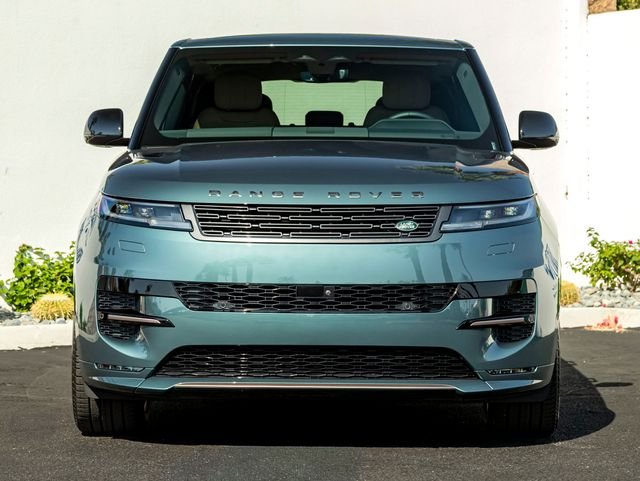 Certified Used 2024 Giola Green Metallic Land Rover Dynamic SE image 3