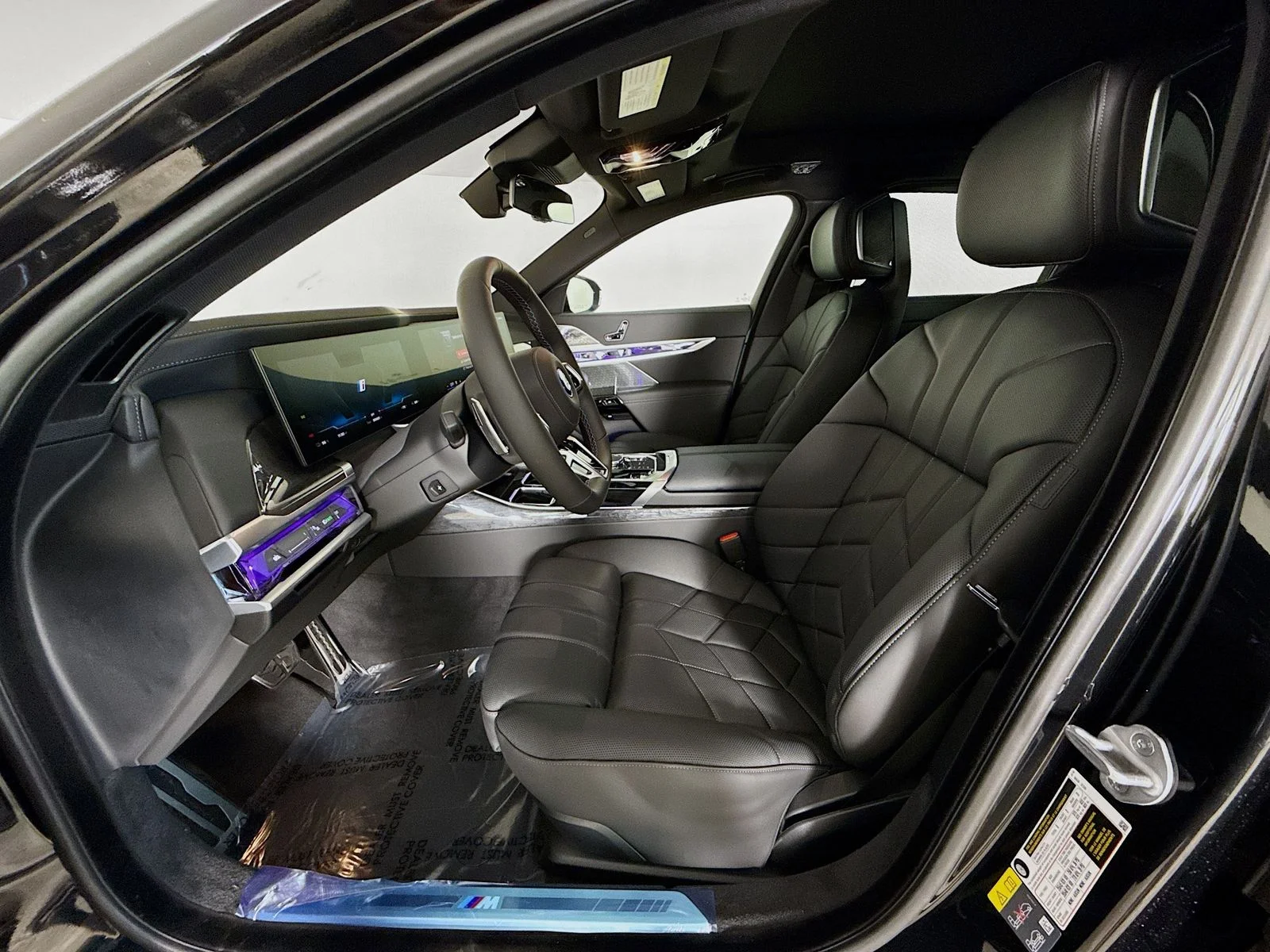 Used 2026 Black Sapphire Metallic BMW M70 image 22