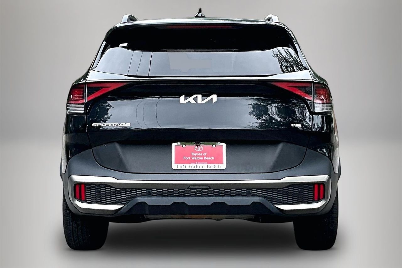 Used 2023 Black Kia X-Line image 6