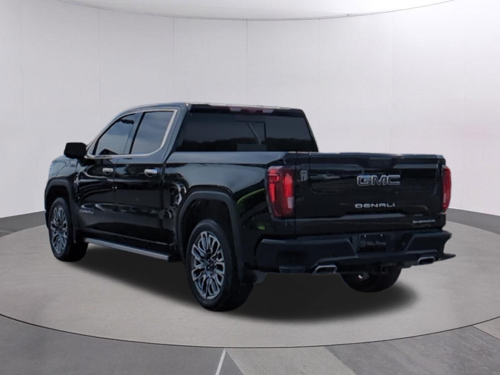 Used 2023 Onyx Black GMC Denali Ultimate image 3