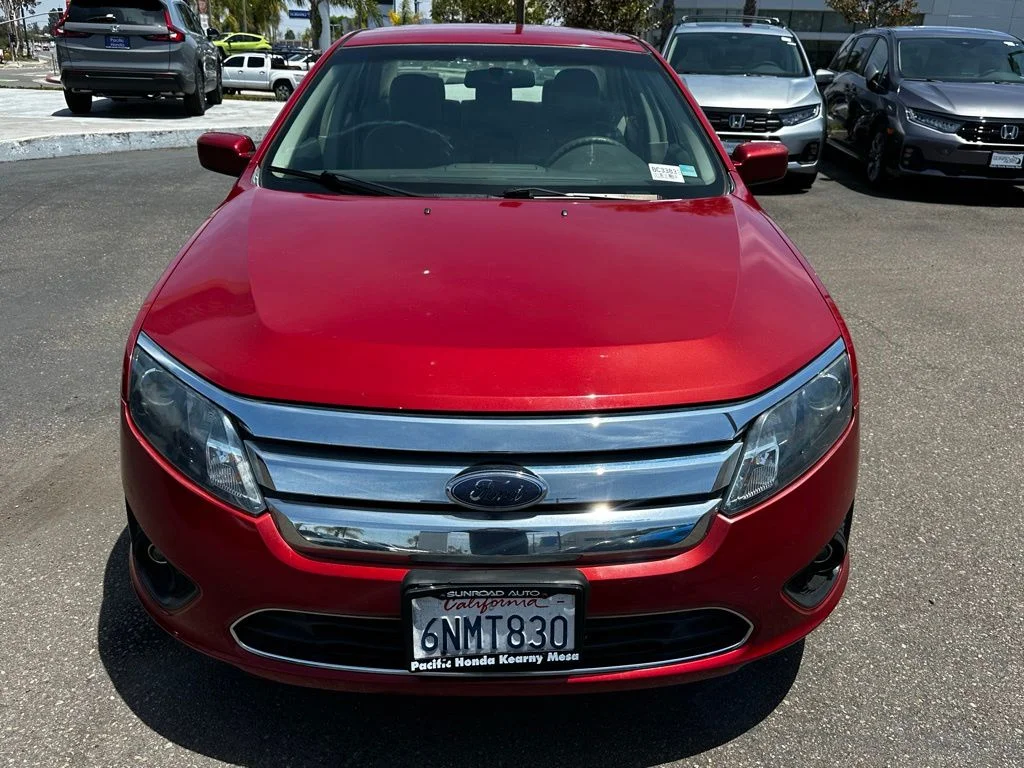 Used 2010 Red Ford SE image 3