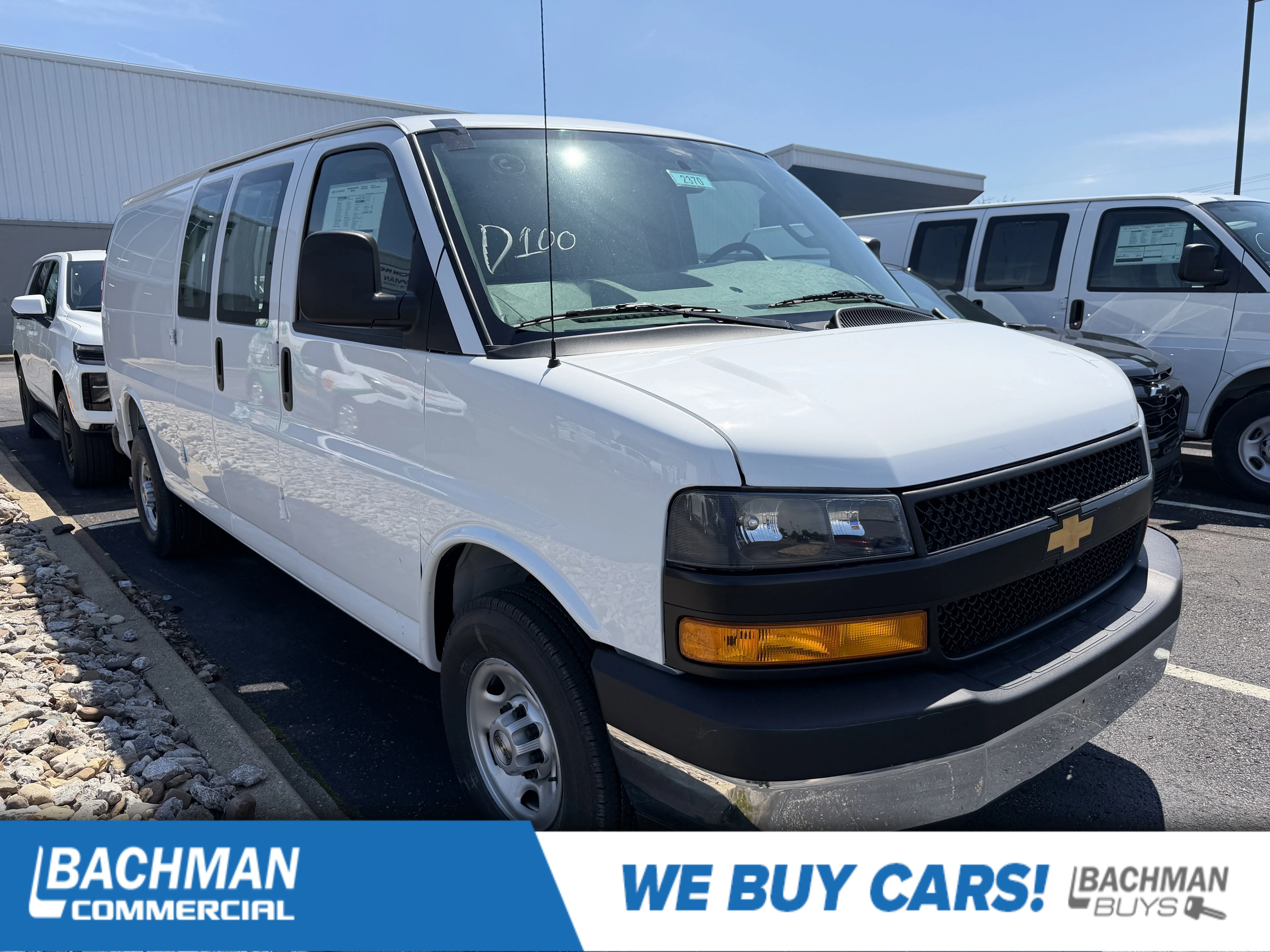 2026 Chevrolet Express 3500 Extended Work Van's photo