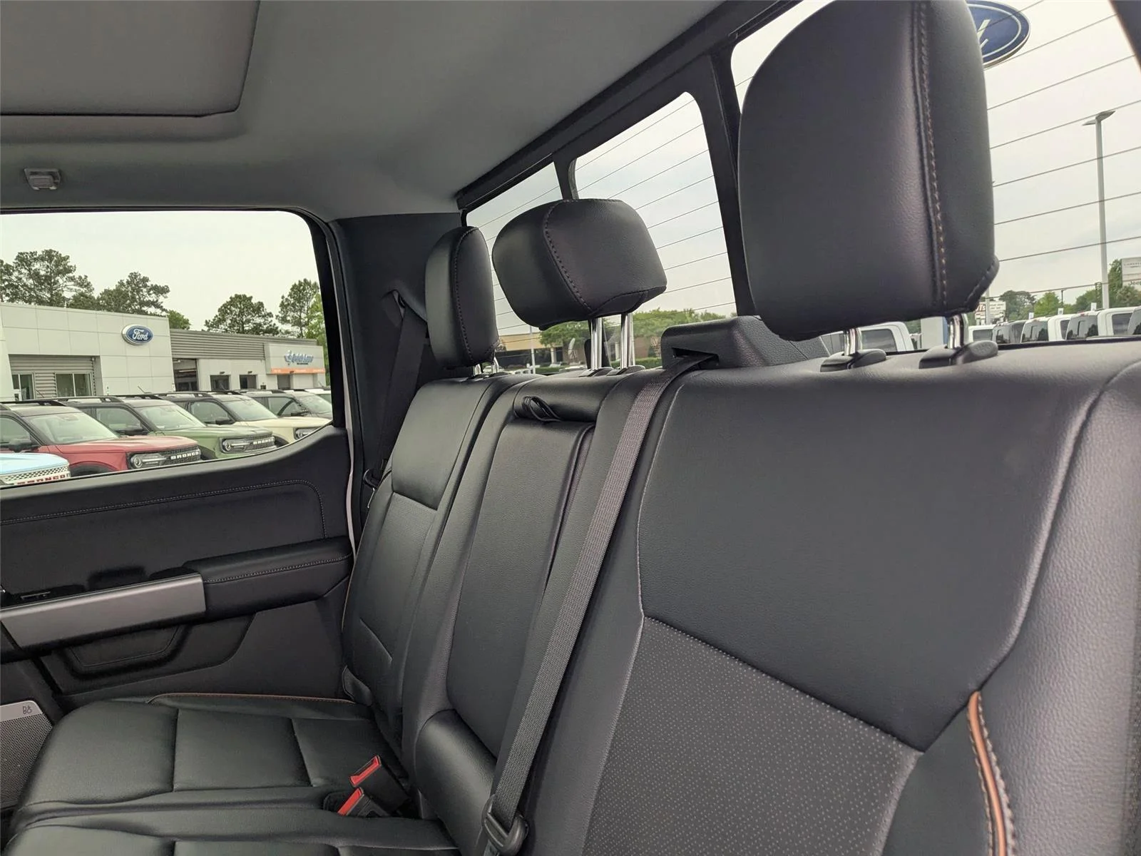 2025 Ford F-350 Super Duty Lariat - Photo 29