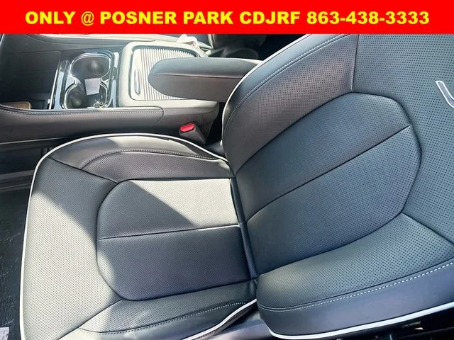 New 2027 Hydro Blue Pearl-Coat Exterior Paint Chrysler Limited image 24
