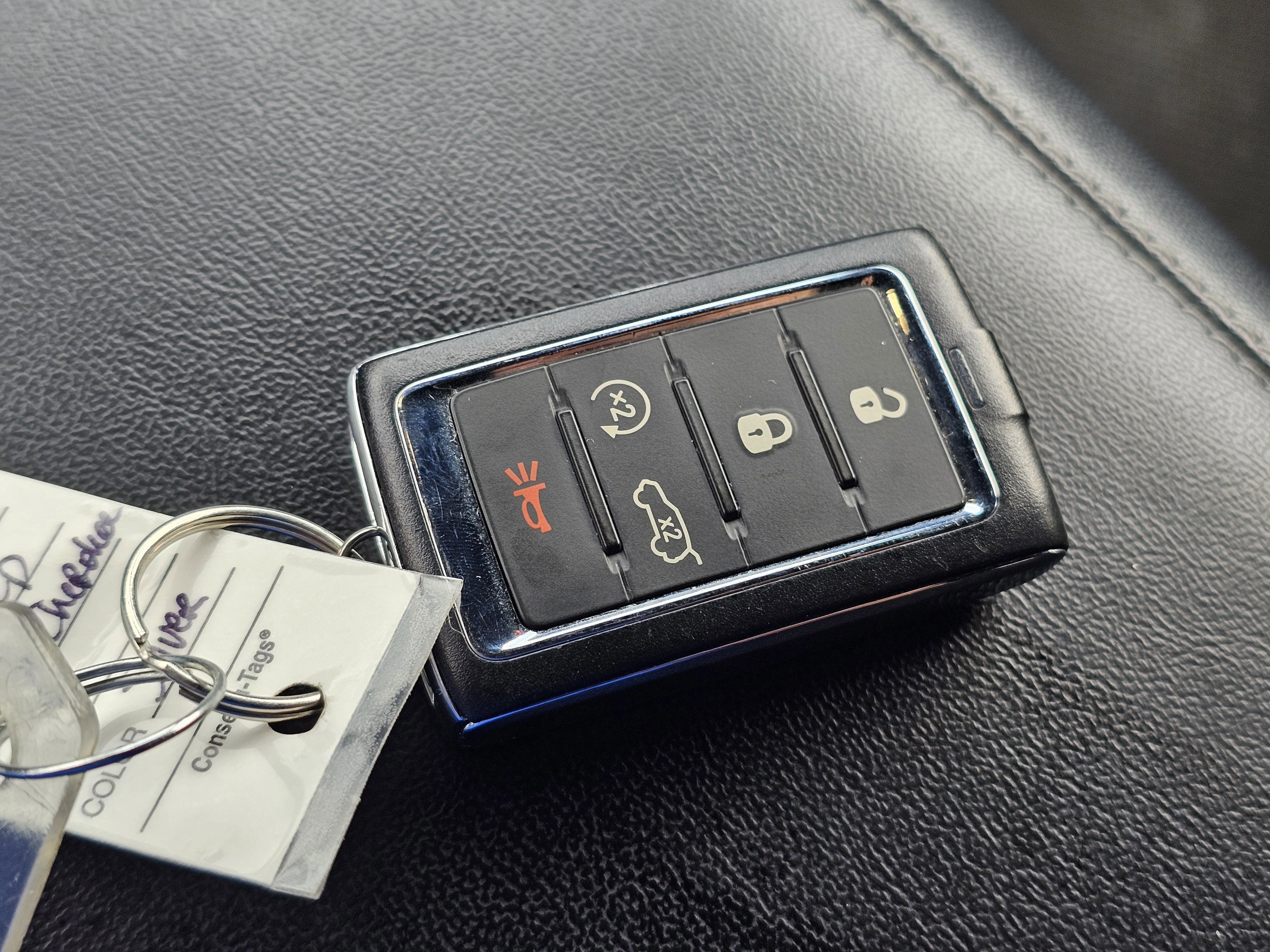 Used 2023 Silver Zynith Jeep Altitude image 30