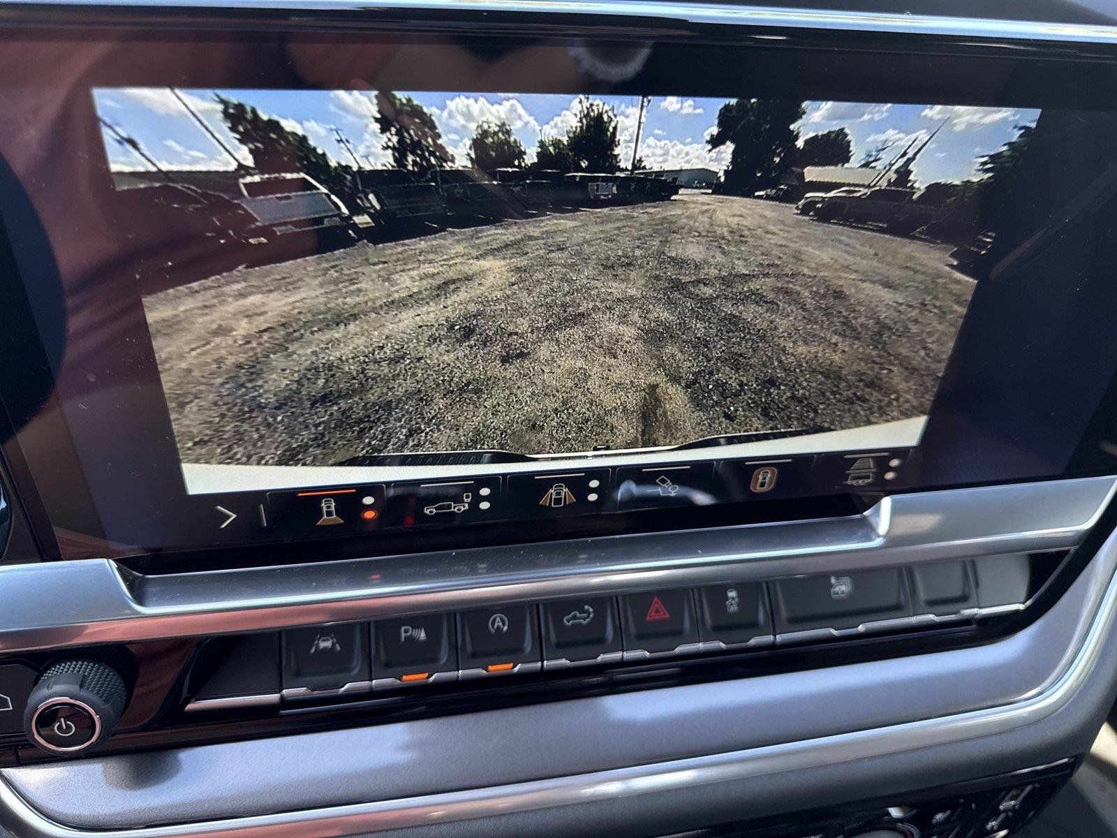 New 2026 Polar White Tricoat Chevrolet High Country image 26