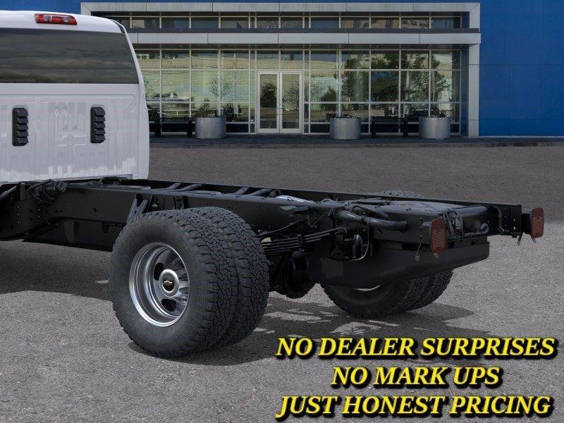 New 2026 Summit White Chevrolet Work Truck image 14