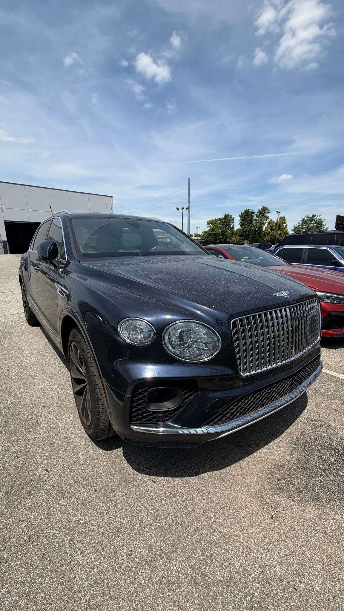 Used 2023  Bentley  image 2