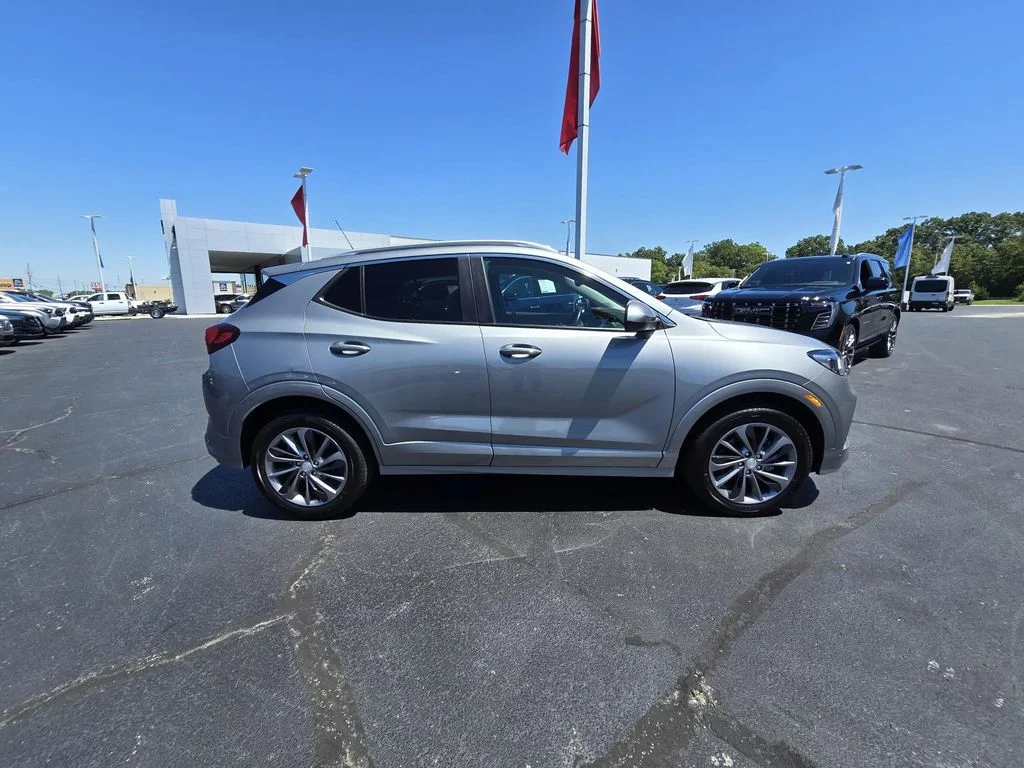 Used 2023 Moonstone Gray Metallic Buick Select image 4