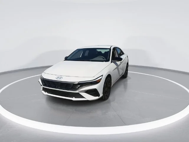 Used 2026 White Hyundai SEL Sport image 4