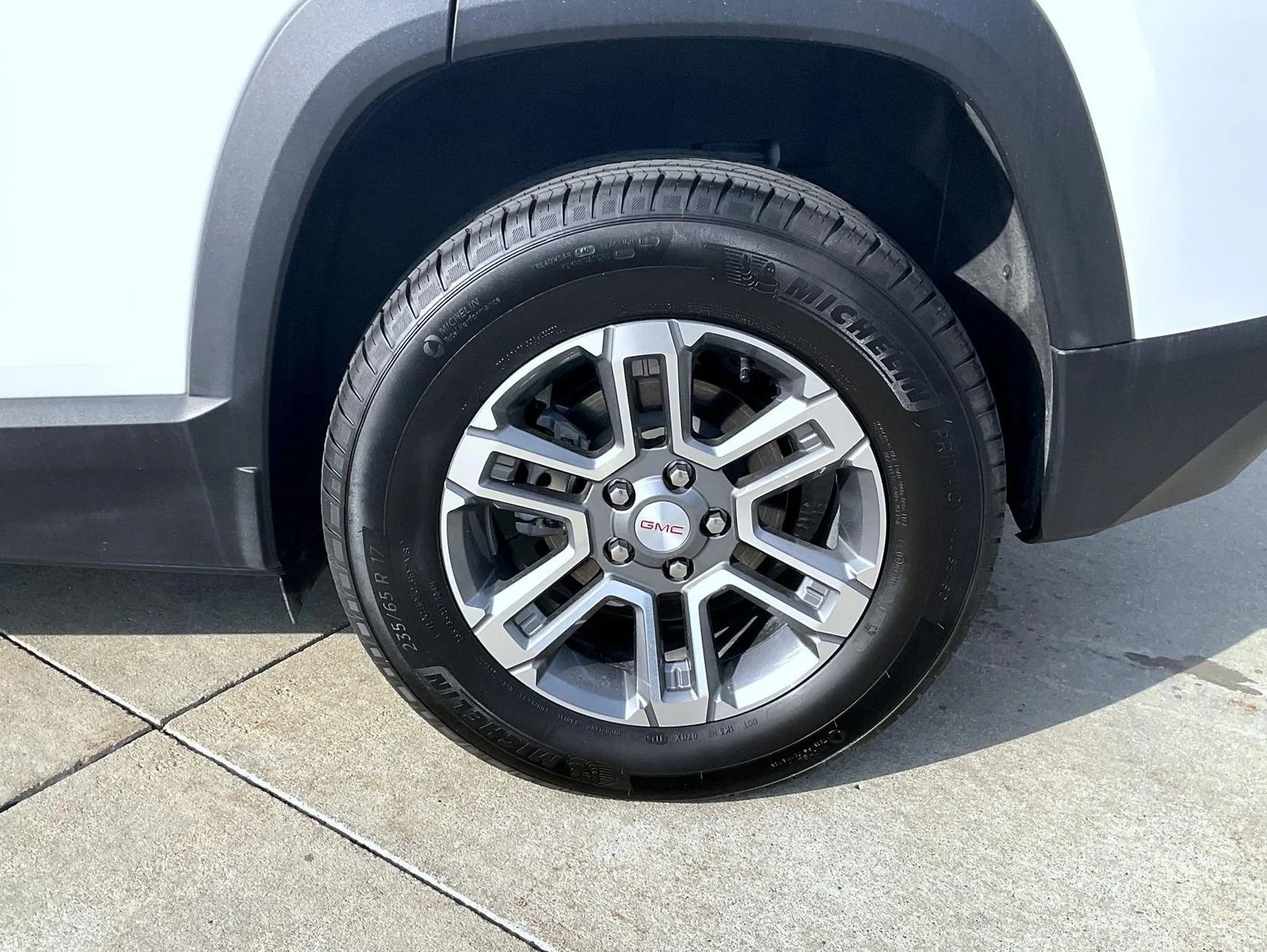 Used 2026 White GMC Elevation image 21