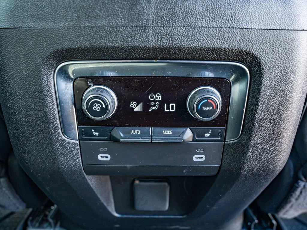 Used 2024 Black Chevrolet Z71 image 36