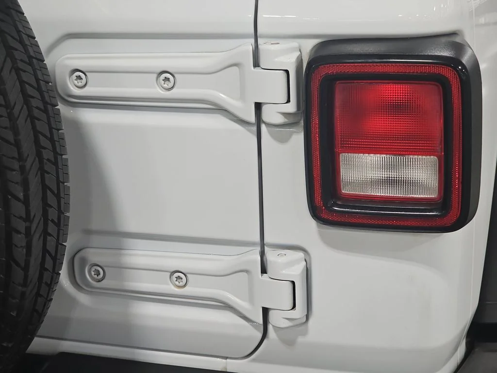Used 2018 White Jeep Unlimited Sport S image 35