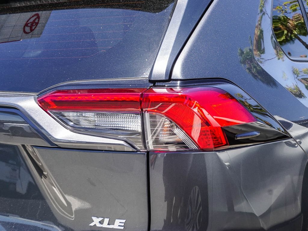Used 2019 Gray Toyota XLE image 7