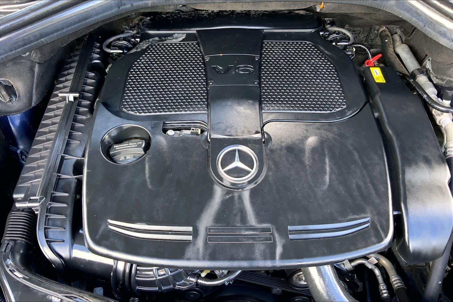 Used 2016 Lunar Blue Metallic Mercedes-Benz GLE 350 image 31