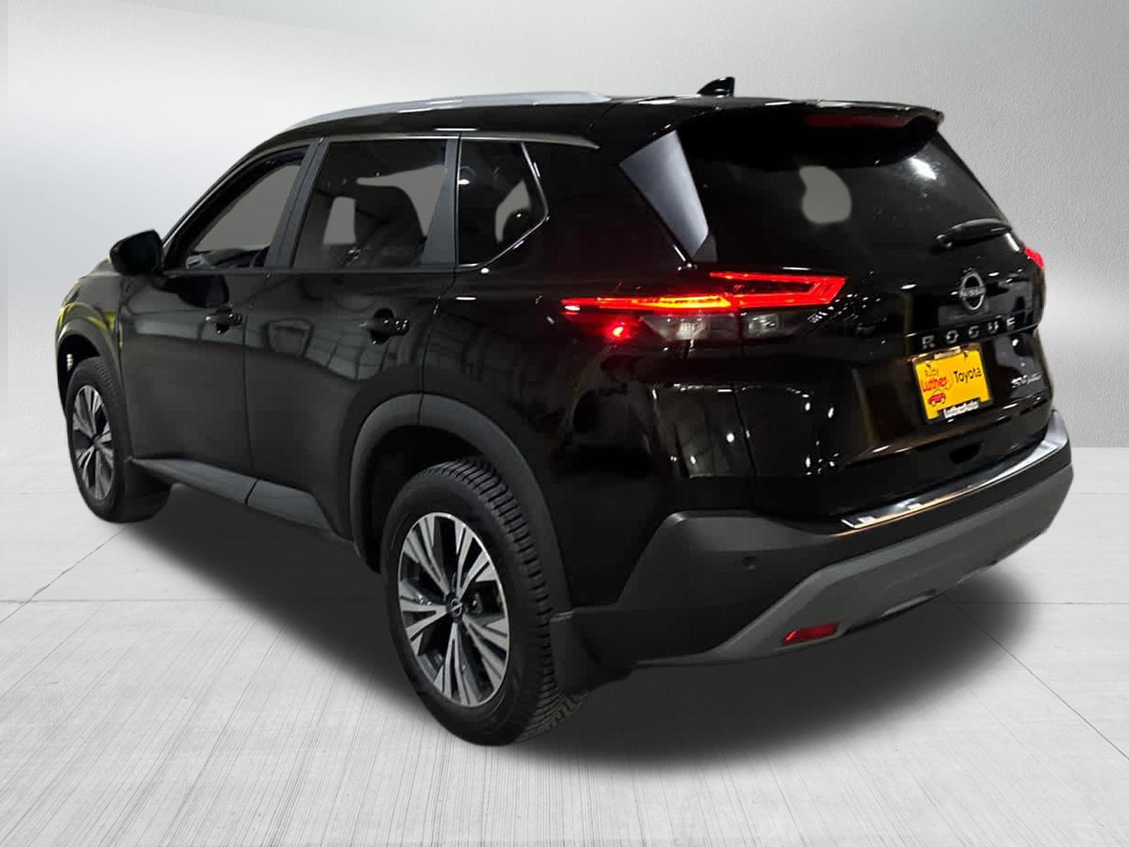 Used 2023 Super Black Nissan SV image 4
