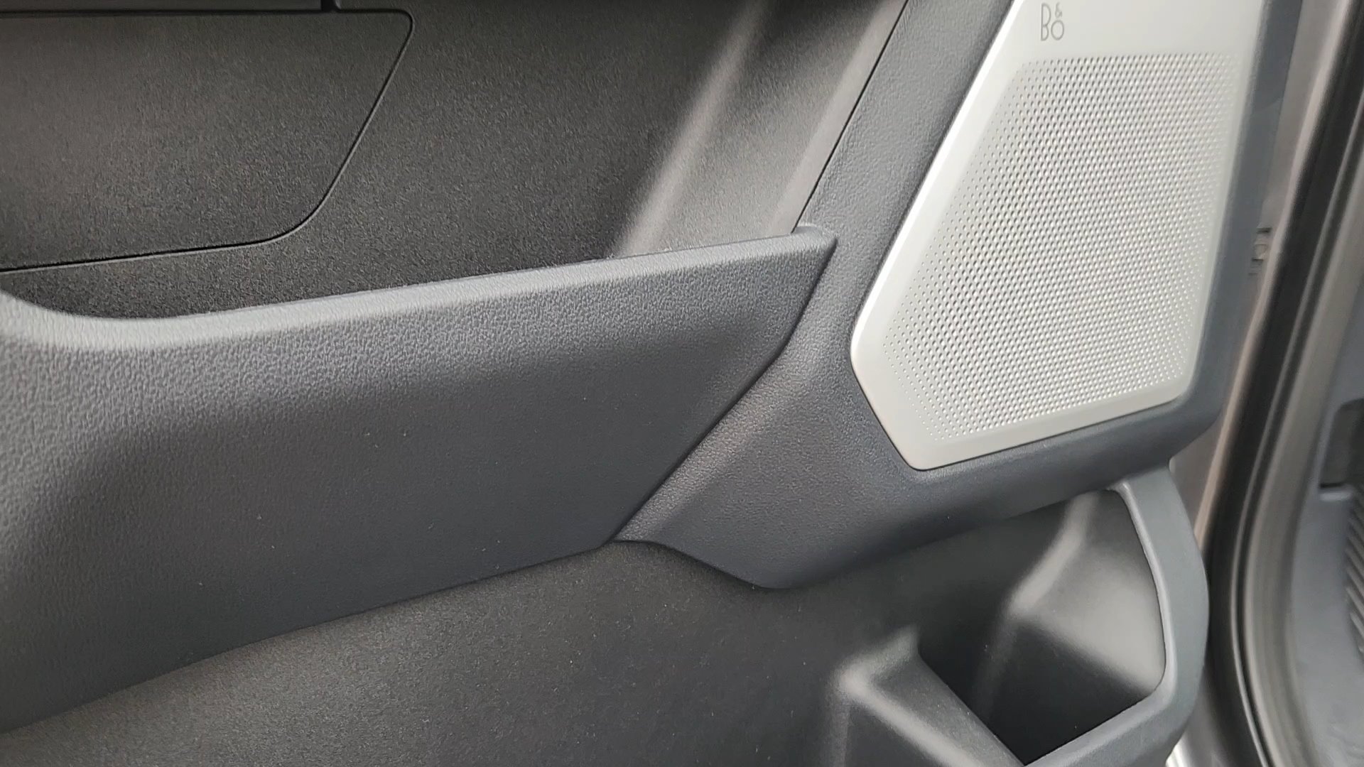 New 2026 Carbonized Gray Metallic Ford Platinum image 27