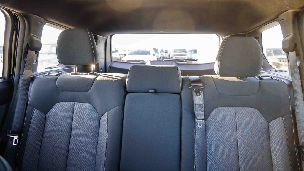 New 2026 Diamond Black Crystal Pearlcoat Jeep Laredo image 27