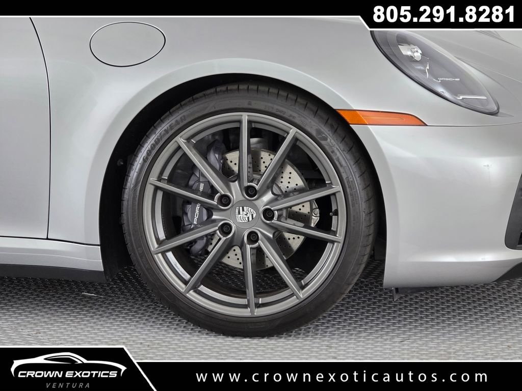 Used 2023  Porsche Carrera T image 9