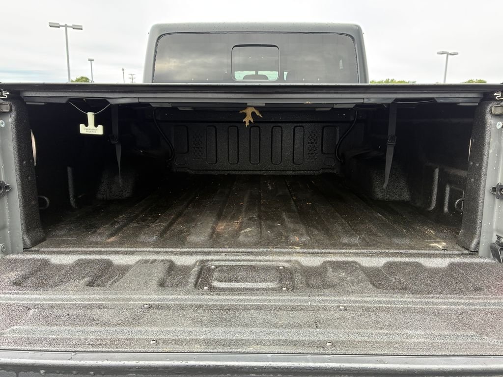 Used 2020 Gray Jeep Rubicon image 4