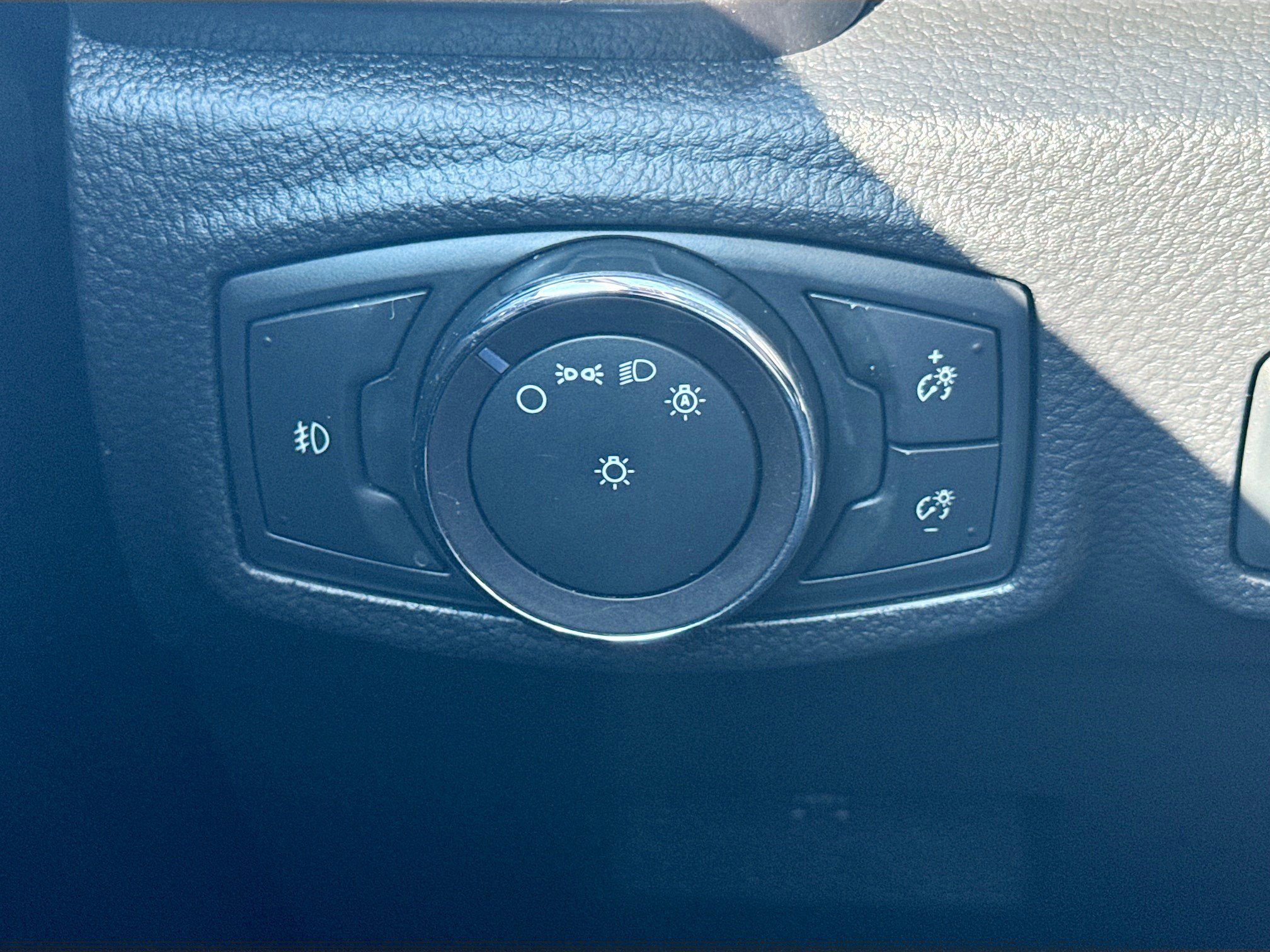 Used 2019 Shadow Black Ford LARIAT image 10