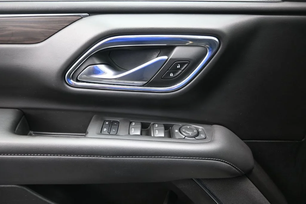 2023 Chevrolet Suburban LT - Photo 17