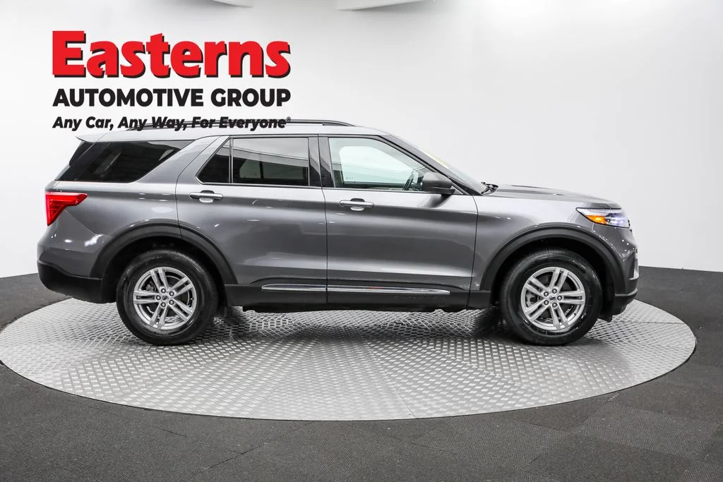 Used 2022 Gray Ford XLT image 4