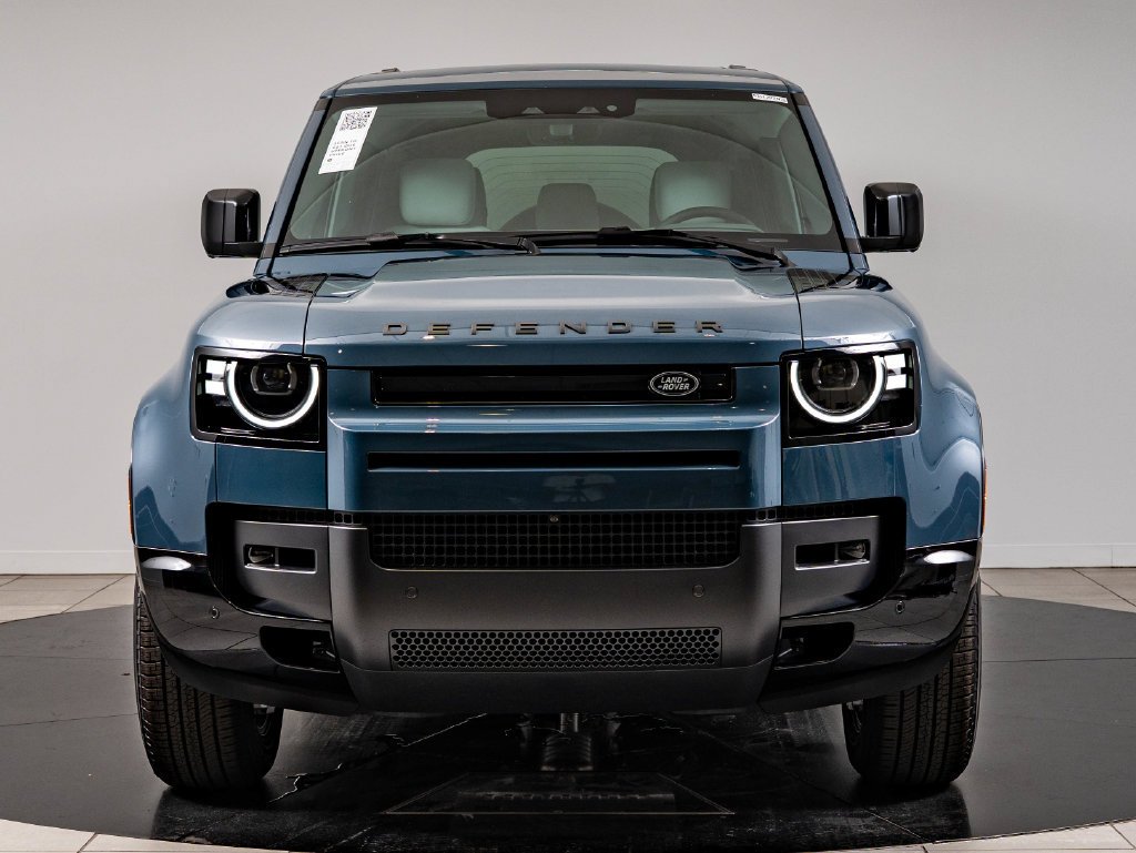 New 2026 Tasman Blue Land Rover X-Dynamic SE image 2