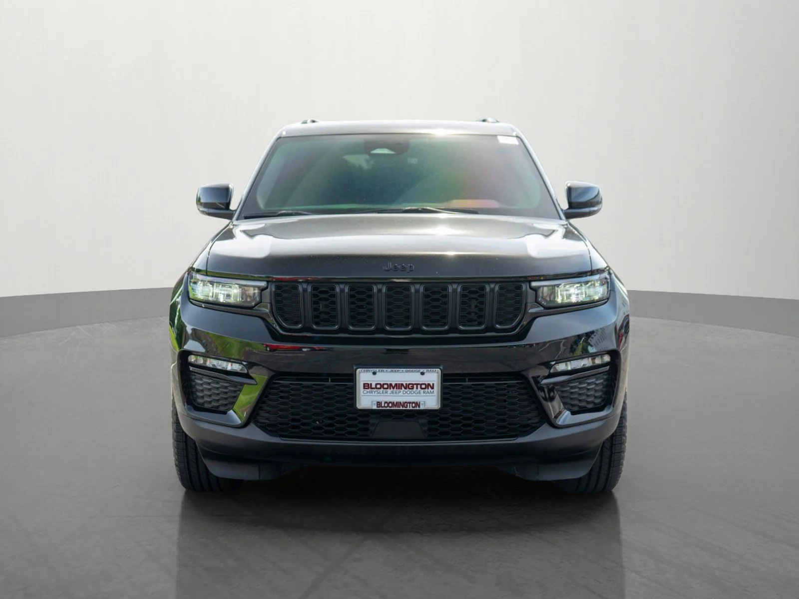 Used 2024 Jeep Grand Cherokee Limited with VIN 1C4RJHBG2R8924497 for sale in Minneapolis, Minnesota